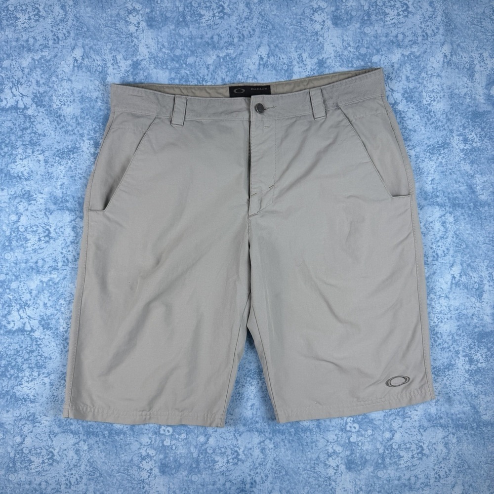 Oakley Take Golf Shorts 2.5 Mens 36 Gray Chino Performance Lightweight